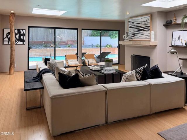 2107 Kress Street, Los Angeles, CA 90046