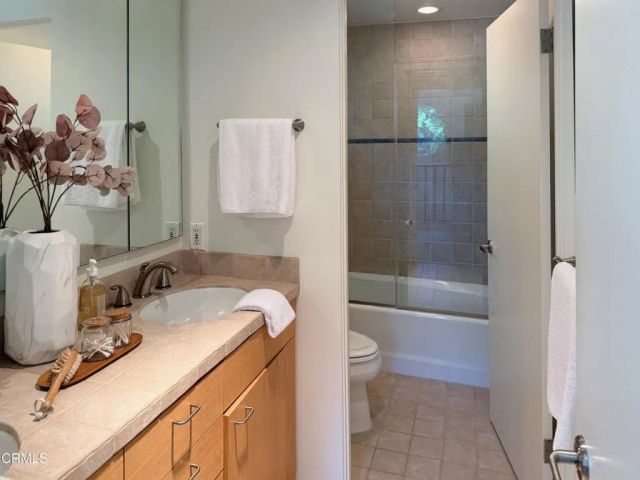 2107 Kress Street, Los Angeles, CA 90046