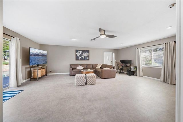 6709 Stanley Ave, Carmichael, CA 95608