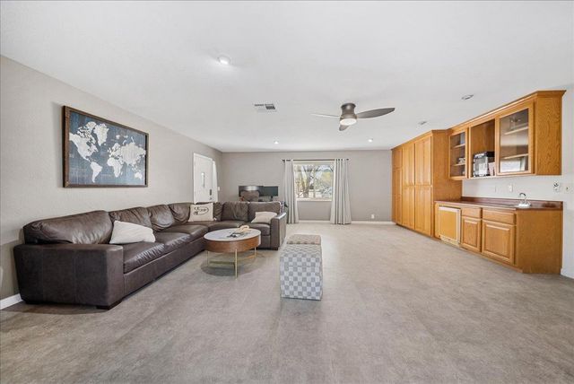 6709 Stanley Ave, Carmichael, CA 95608