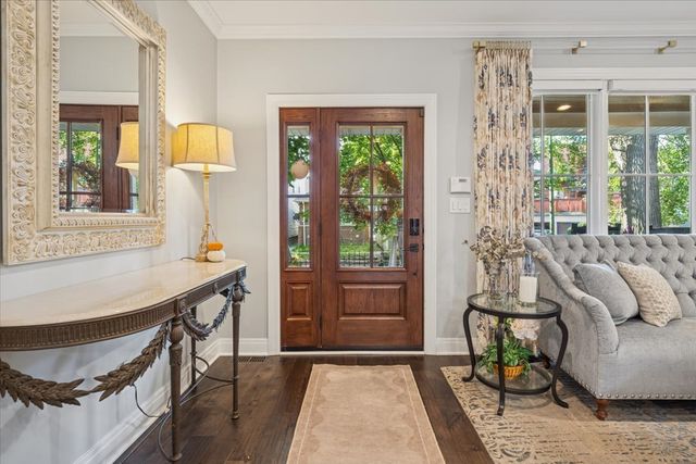 2226 W Barry Avenue, Chicago, IL 60618