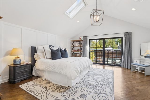 2226 W Barry Avenue, Chicago, IL 60618