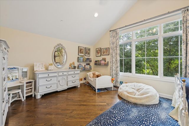 2226 W Barry Avenue, Chicago, IL 60618