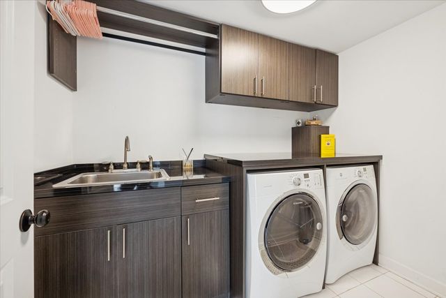 2226 W Barry Avenue, Chicago, IL 60618