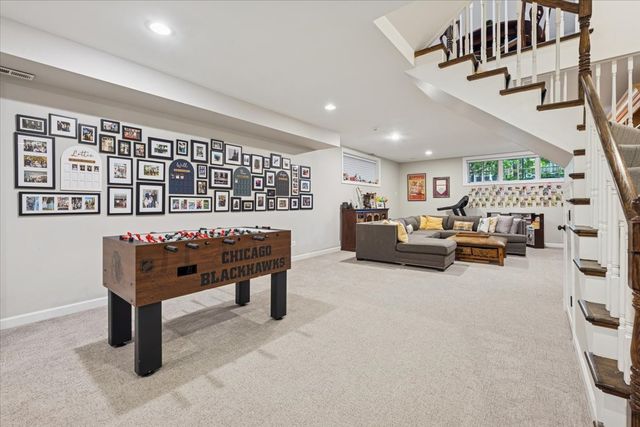 2226 W Barry Avenue, Chicago, IL 60618