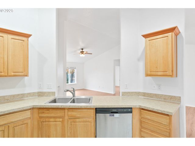 3047 Wallace Rd Nw, Salem, OR 97304