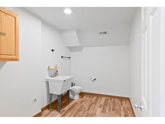 3047 Wallace Rd Nw, Salem, OR 97304