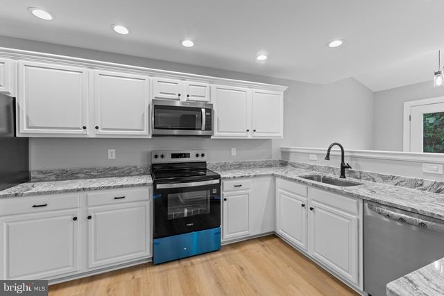 28 EYNON CT, Hockessin, DE 19707