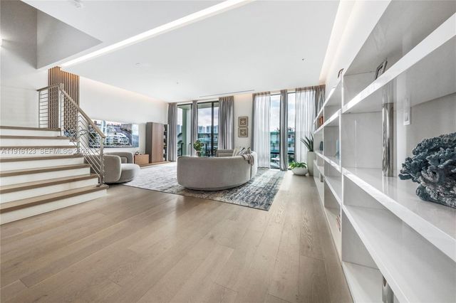 4098 NE 167 Street 9, North Miami Beach, FL 33160