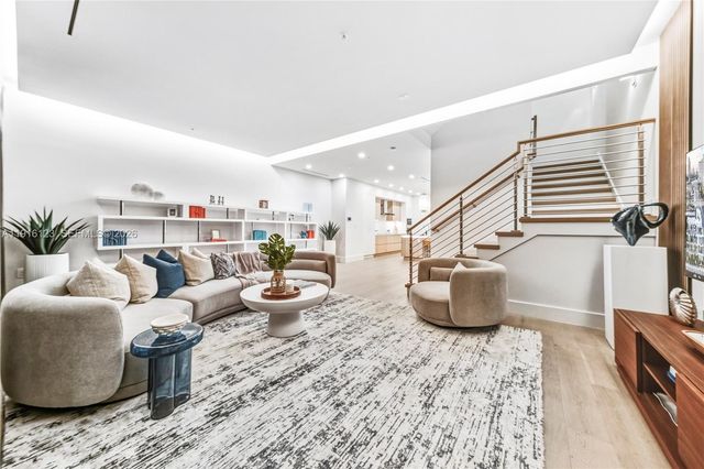 4098 NE 167 Street 9, North Miami Beach, FL 33160