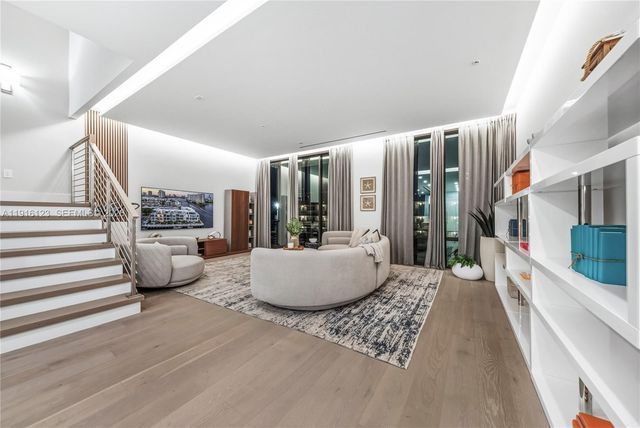 4098 NE 167 Street 9, North Miami Beach, FL 33160