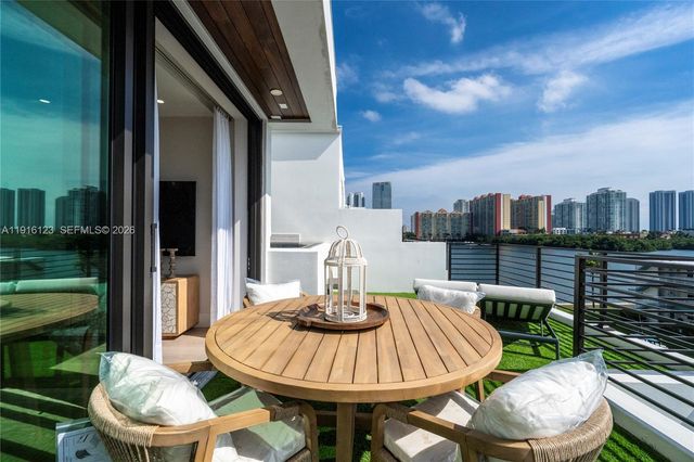 4098 NE 167 Street 9, North Miami Beach, FL 33160