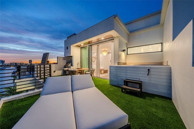4098 NE 167 Street 9, North Miami Beach, FL 33160