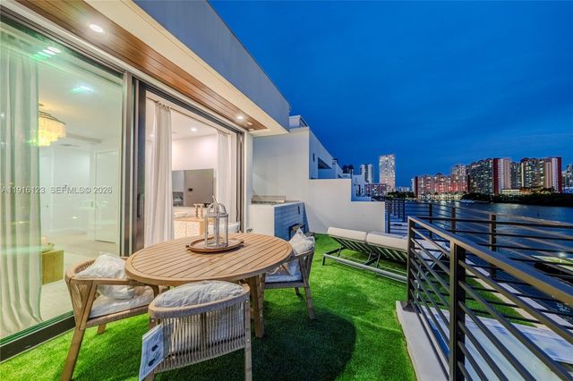 4098 NE 167 Street 9, North Miami Beach, FL 33160