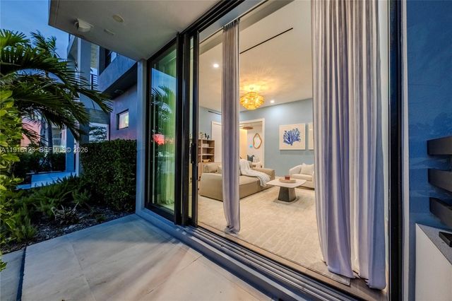 4098 NE 167 Street 9, North Miami Beach, FL 33160