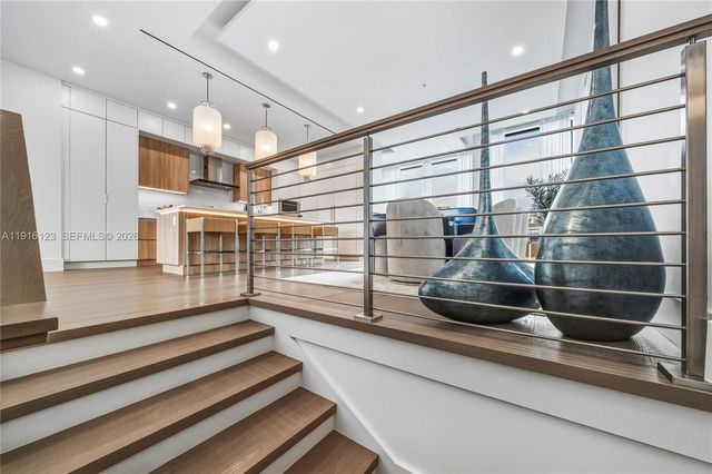 4098 NE 167 Street 9, North Miami Beach, FL 33160