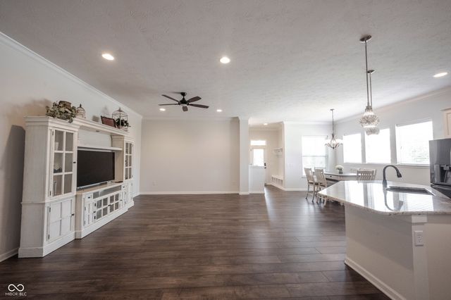 1715 Rossmay, Westfield, IN 46074