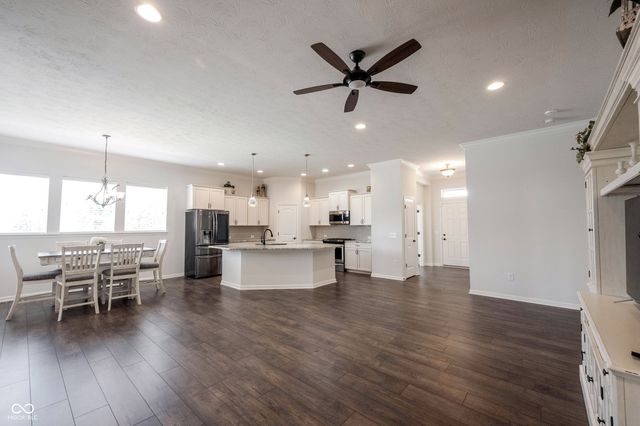 1715 Rossmay, Westfield, IN 46074