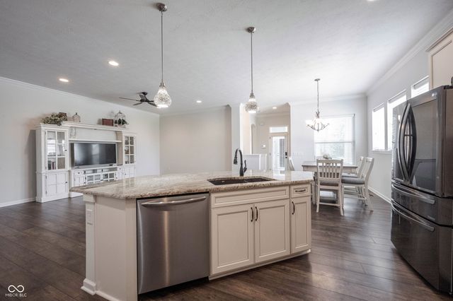 1715 Rossmay, Westfield, IN 46074