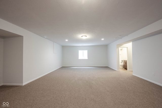 1715 Rossmay, Westfield, IN 46074