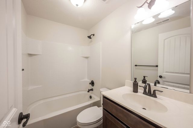 1715 Rossmay, Westfield, IN 46074