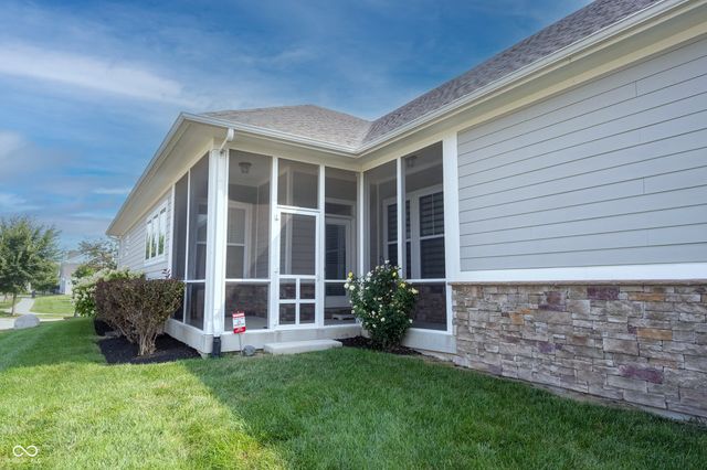 1715 Rossmay, Westfield, IN 46074