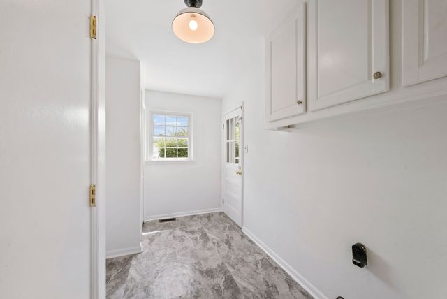 615 Meadow Rd, Mount Pleasant, TN 38474