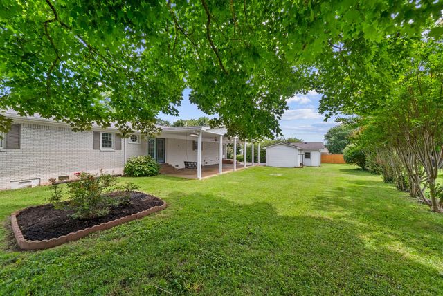 615 Meadow Rd, Mount Pleasant, TN 38474