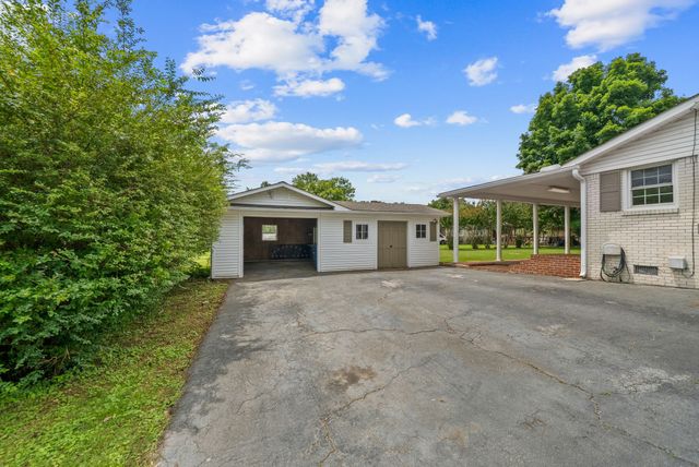 615 Meadow Rd, Mount Pleasant, TN 38474