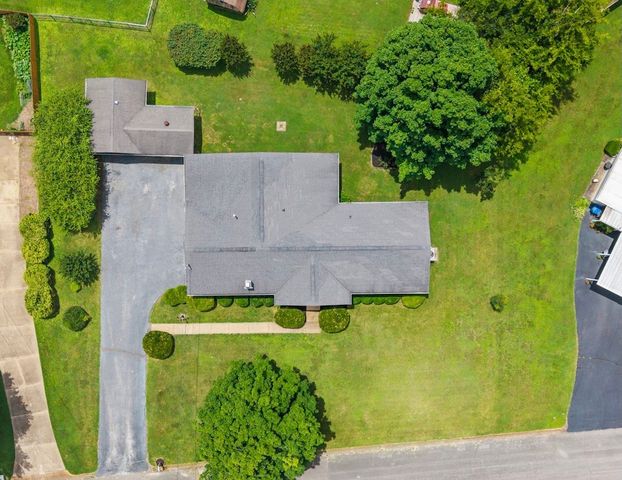 615 Meadow Rd, Mount Pleasant, TN 38474