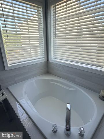 5667 NORTHTON CT, Woodbridge, VA 22193