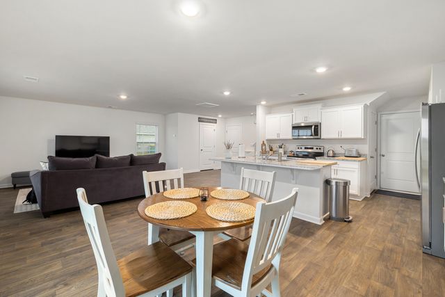 1861 Wildhorse Drive, Sumter, SC 29153