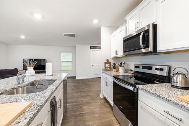 1861 Wildhorse Drive, Sumter, SC 29153