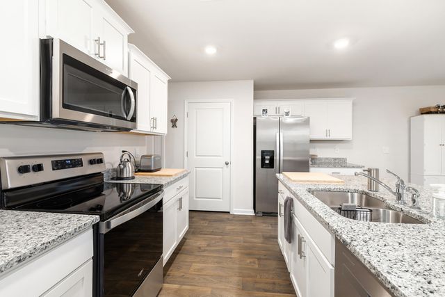 1861 Wildhorse Drive, Sumter, SC 29153