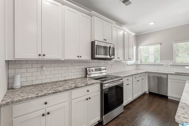 1013 UNALI LANE, Leeds, AL 35094