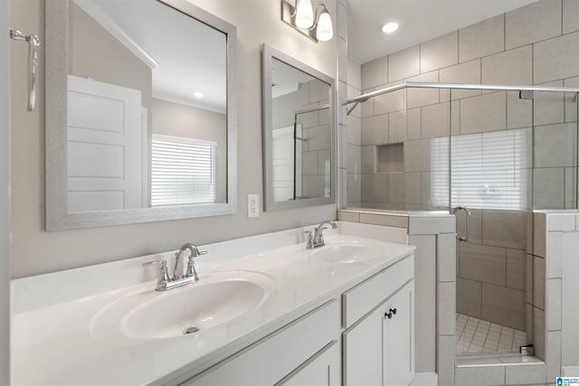 1013 UNALI LANE, Leeds, AL 35094
