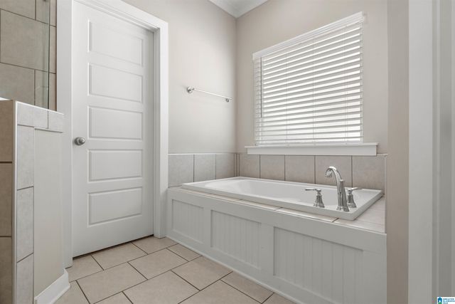 1013 UNALI LANE, Leeds, AL 35094