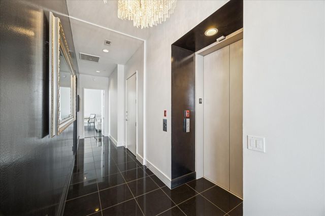 2727 Kirby Drive 19F, Houston, TX 77098