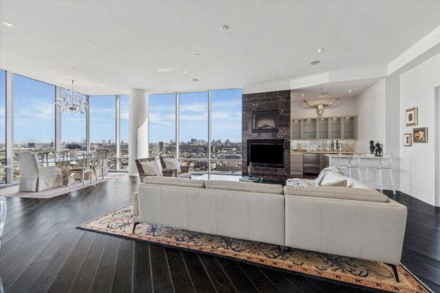 2727 Kirby Drive 19F, Houston, TX 77098