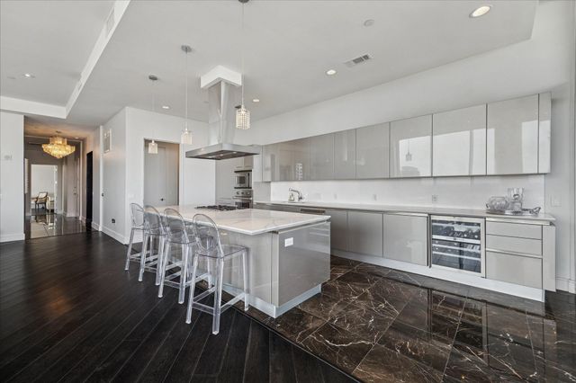 2727 Kirby Drive 19F, Houston, TX 77098