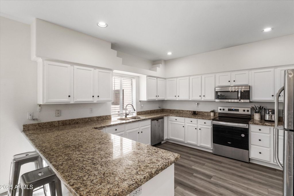 12852 N MOUNTAINSIDE Drive 2, Fountain Hills, AZ 85268 — photo 3