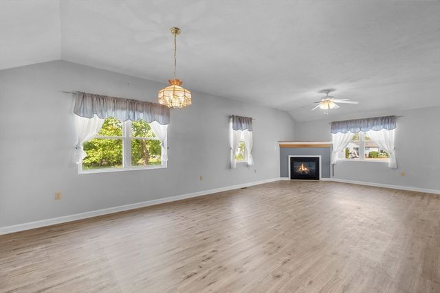 90 Crystal Water Dr 90, East Bridgewater, MA 02333