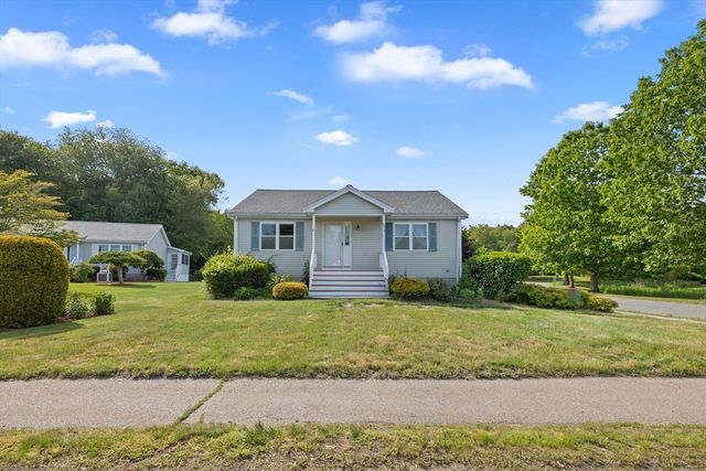 90 Crystal Water Dr 90, East Bridgewater, MA 02333