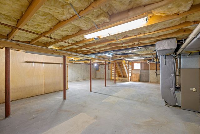 90 Crystal Water Dr 90, East Bridgewater, MA 02333