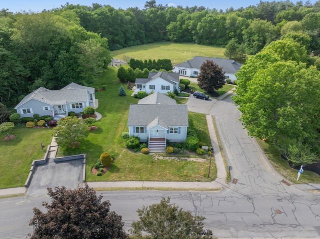 90 Crystal Water Dr 90, East Bridgewater, MA 02333