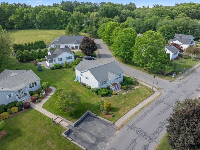 90 Crystal Water Dr 90, East Bridgewater, MA 02333