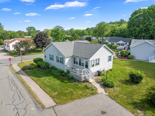 90 Crystal Water Dr 90, East Bridgewater, MA 02333