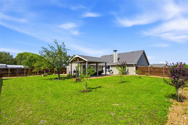 119 Harli Drive, Trenton, TX 75490