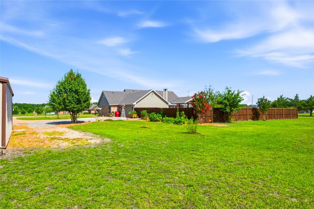 119 Harli Drive, Trenton, TX 75490