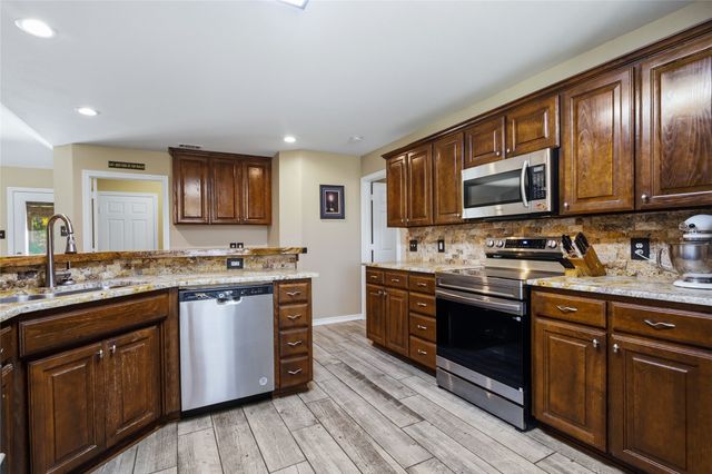 119 Harli Drive, Trenton, TX 75490